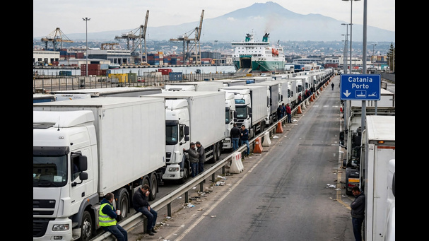  Porto di Catania in tilt, Cna Fita denuncia code e disagi per gli autotrasportatori